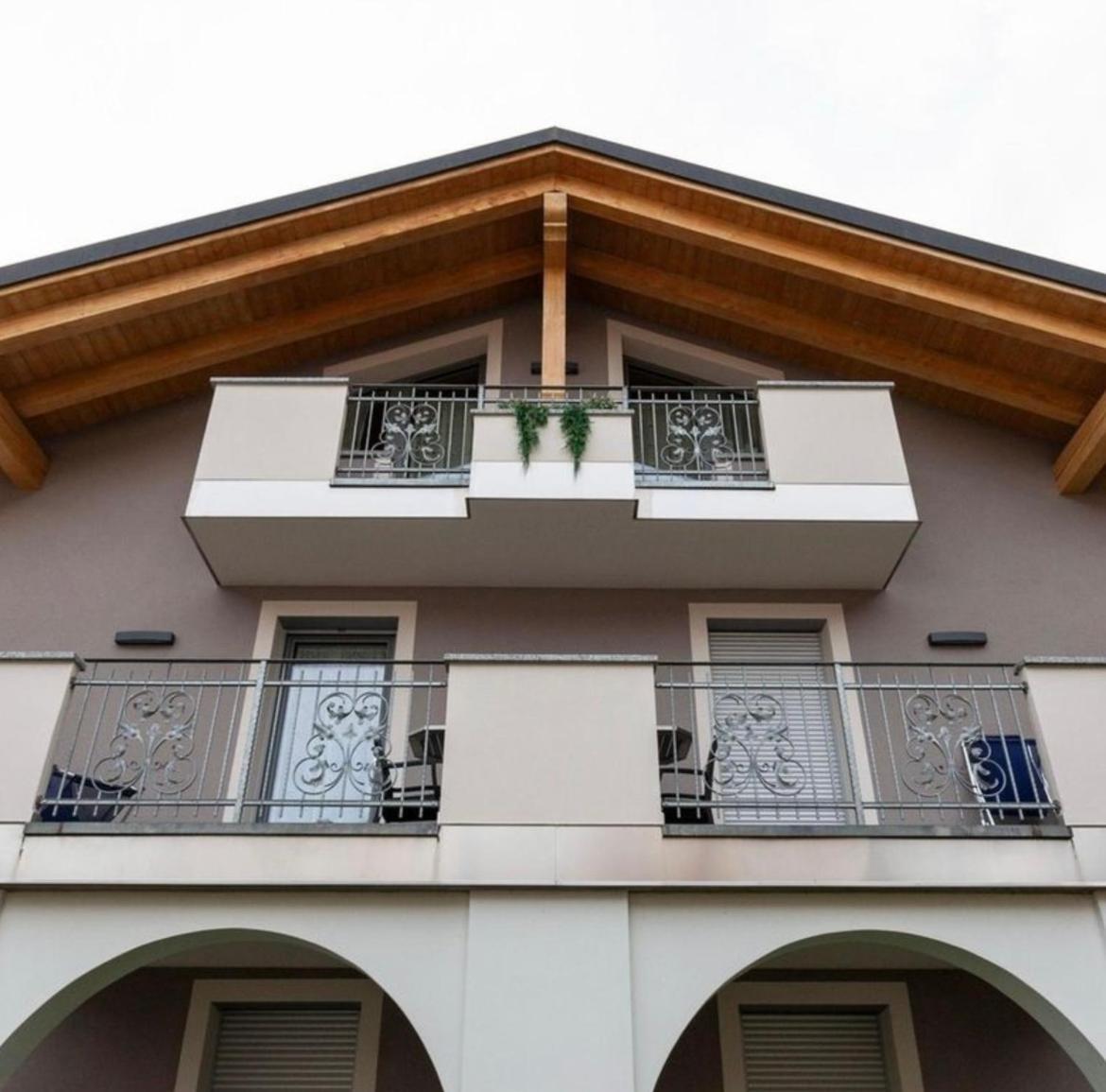 La Betulla Apartments Commezzadura Eksteriør billede